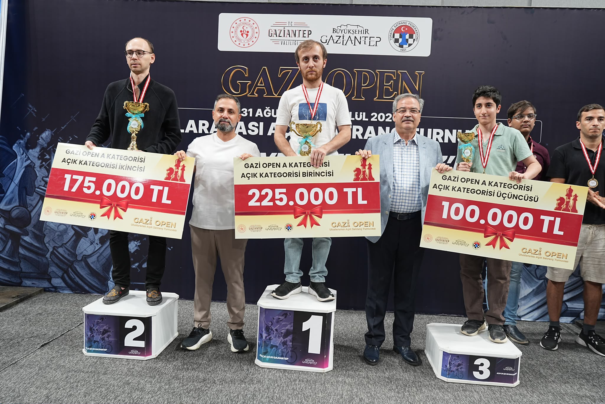 Gazi Open Uluslararası Açık Satranç Turnuvası ödül töreni